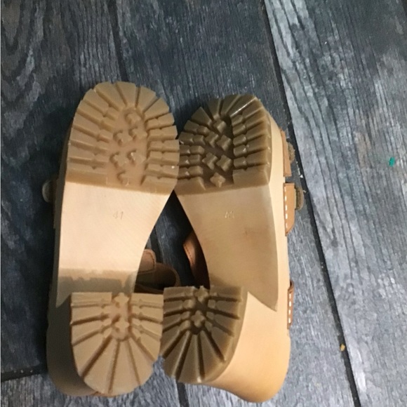 💥PRICE DROP💥 Swedish Hasbeens Velcra Heel - NIB - Picture 11 of 12